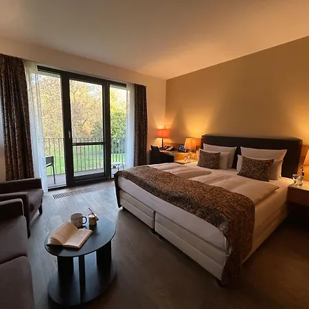 Schlossgut Otel