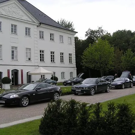 Отель Schlossgut 5*